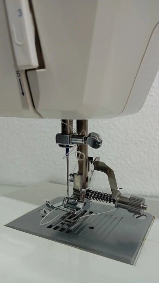 Máquina de coser SilverCrest 8750