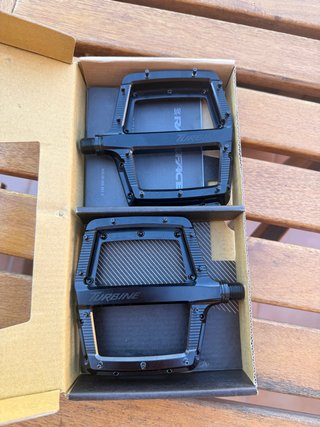 Pedales RaceFace Turbine Negros