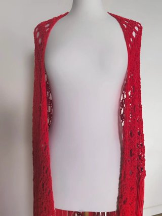 Chal crochet rojo con flecos