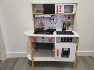 Cocinita de madera para niños