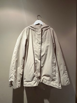 Chubasquero beige entretiempo