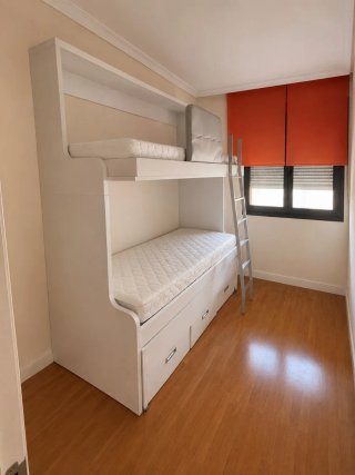 Dormitorio juvenil 3 camas + escritorio
