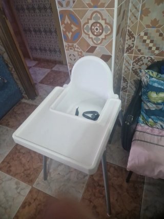 Trona de bebé blanca