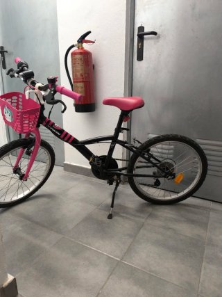 Bicicleta niña 20 rosa y negra