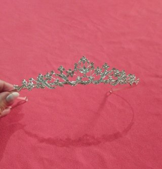 Tiara de novia plateada 10€ Diadema las dos 10€