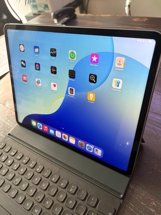 iPad Pro 12.9 M2 256GB + Magic Keyboard