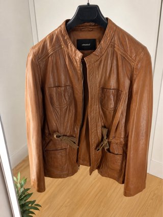Chaqueta de piel marrón