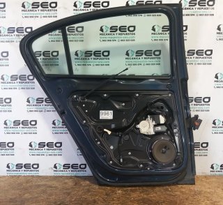Puerta trasera izquierda VOLKSWAGEN PASSAT