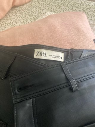 Pantalones Zara efecto piel negros