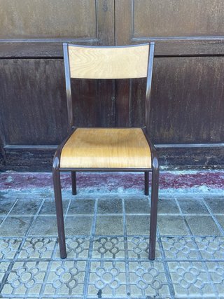 Silla estilo Mullca.