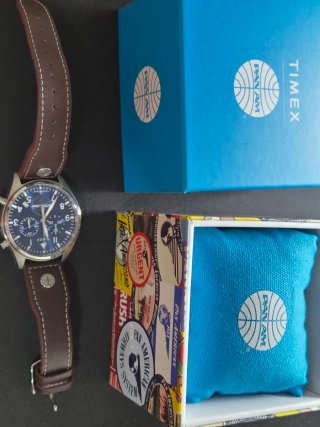 Reloj Timex Pan Am Cronógrafo Azul Correa Marrón