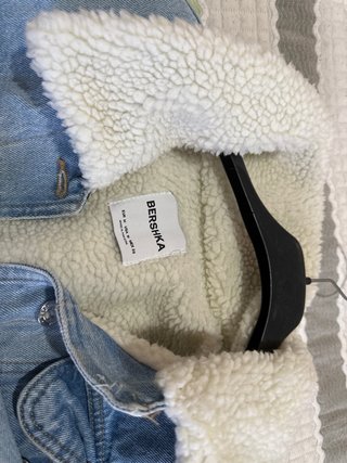 Chaqueta vaquera Bershka forrada borreguito Talla