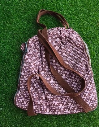 Mochila con estampado de logo