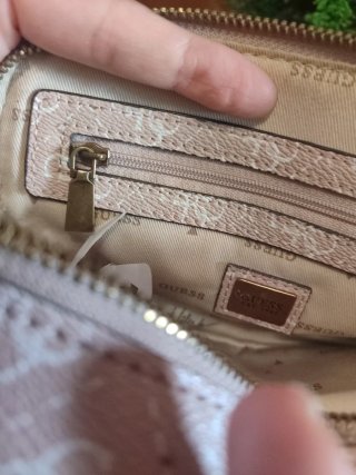 Bolso Guess Beige y Dorado