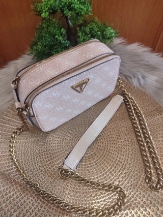 Bolso Guess Beige y Dorado