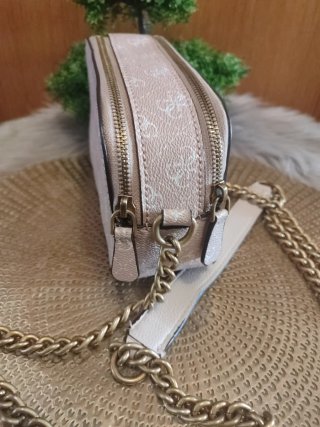 Bolso Guess Beige y Dorado