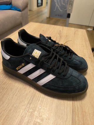 Zapatillas Adidas Spezial Negras y Blancas