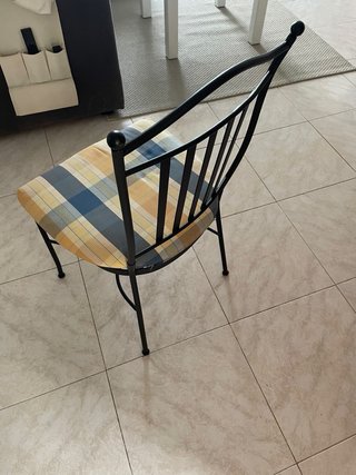 Mesa de comedor cristal y sillas forja
