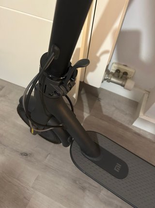 Patinete eléctrico negro
