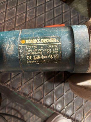 Radial Black & Decker 115mm 700W