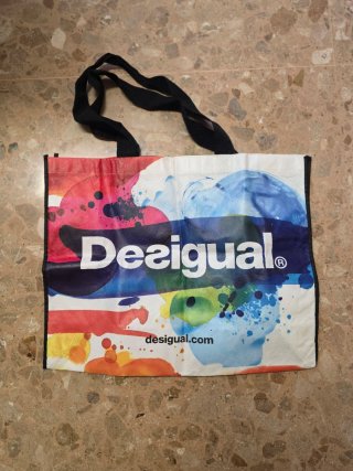 Bolsa de rafia Desigual multicolor