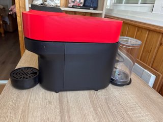 Cafetera Nespresso Krups Roja