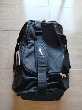Mochila deportiva Nike negra