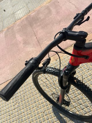 Bicicleta Scott Scale 940 muy completa.