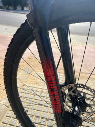 Bicicleta Scott Scale 940 muy completa.