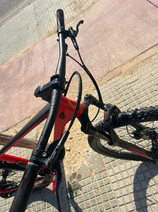 Bicicleta Scott Scale 940 muy completa.