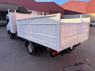 Nissan 3.500KG CON PLUMA AÑO 2016