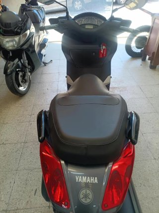 Yamaha X-MAX 250