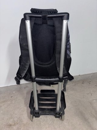 Mochila escolar con carro Pikachu