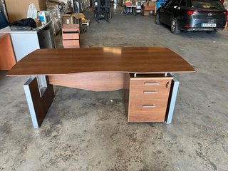 Mesa de despacho madera y metal