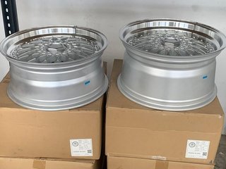 2+2 Llantas 8x18 y 9.5x18 5x120 et35 72.6 stilo RS