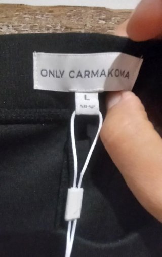 Pantalón Only Carmakoma negro