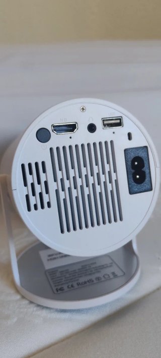 Mini Proyector LED Blanco y Negro