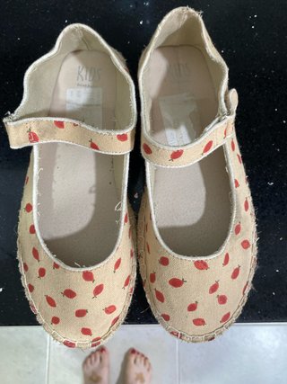 Alpargatas niña fresas