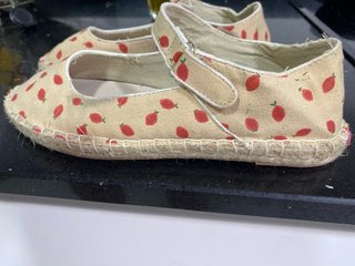 Alpargatas niña fresas