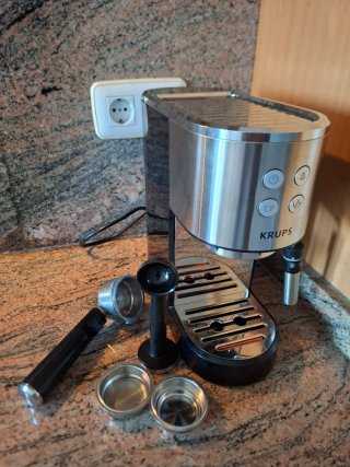 Cafetera Krups Expreso XP444C10 Garantia 3 años
