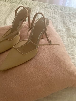 Zapatos Zara Talla 38 Beige