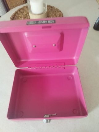 Caja Fuerte Metálica Rosa con Cerradura