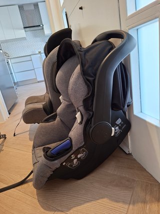 Conjunto Silla Coche Axkid Modukid