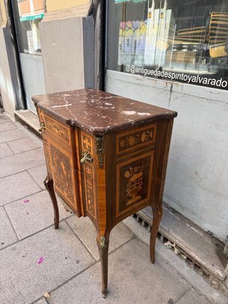 COMODA ANTIGUA