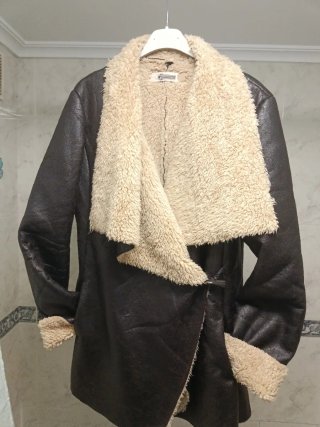 Chaqueta forrada marrón y beige Talla M