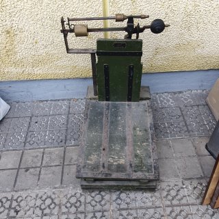 Báscula antigua de pesaje industrial
