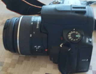 Cámara Sony con cinco objetivos, equipo completo