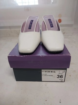 Zapatos de tacón blancos Maria Quiles