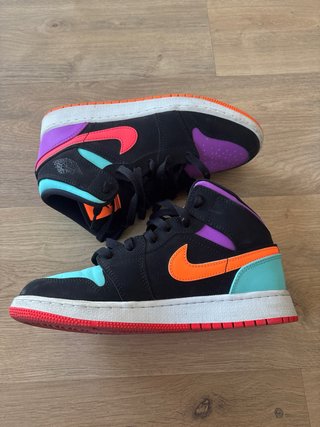 Air Jordan 1 Mid (GS) Negro Naranja Púrpura