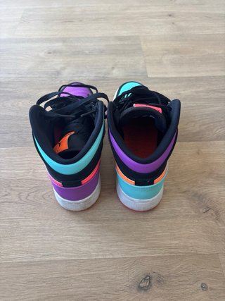 Air Jordan 1 Mid (GS) Negro Naranja Púrpura